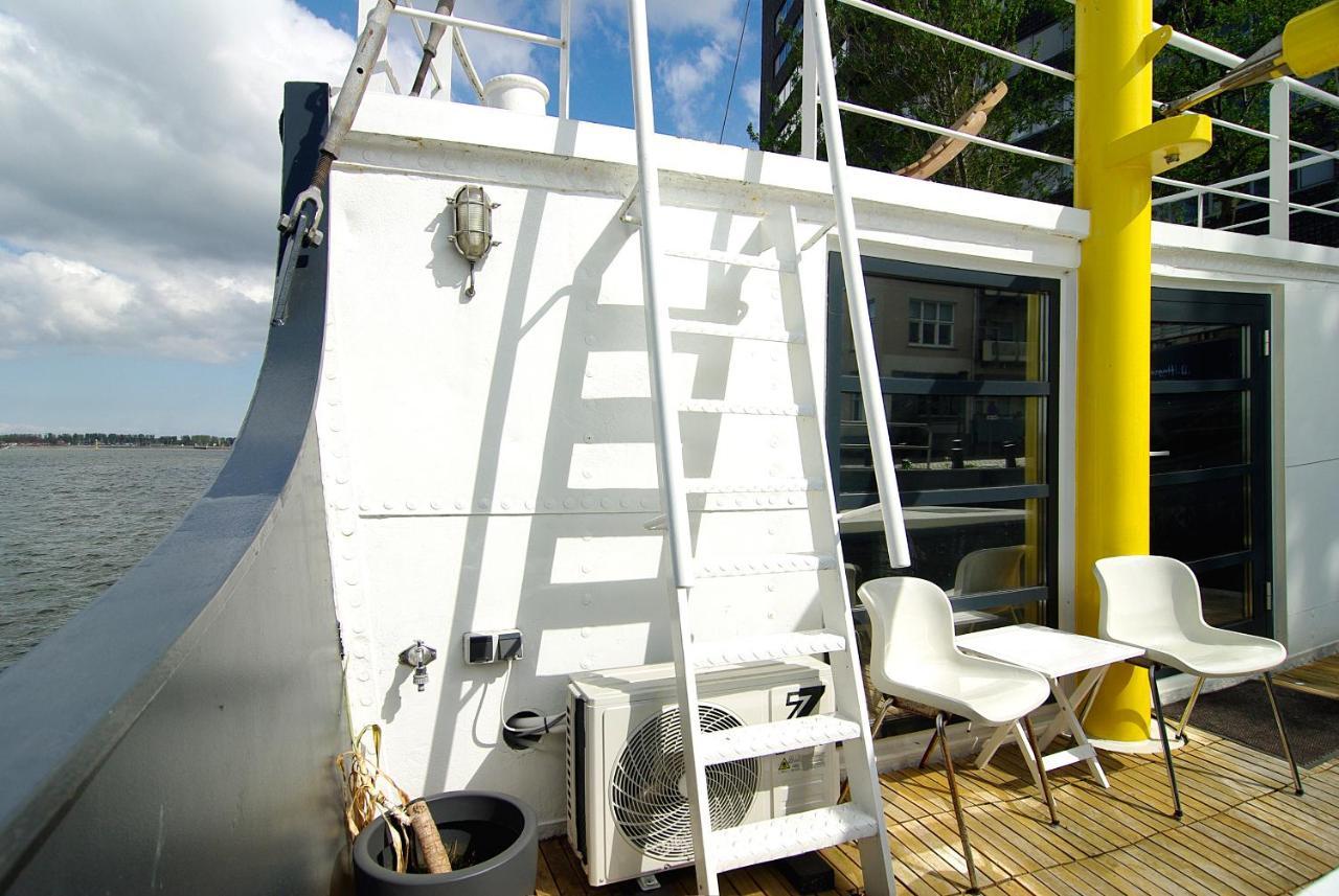 Magnificent Houseboat With A Stunning View! Hotel Amszterdam Kültér fotó